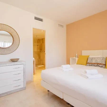 Modern Beachside Penthouse With Amazing Sea Views In Costabella, Apartmán Marbella