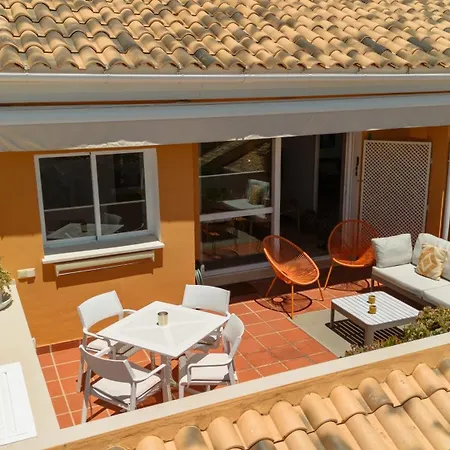 Modern Beachside Penthouse With Amazing Sea Views In Costabella, Apartmán *