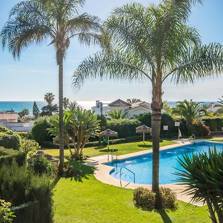 Apartamento Modern Beachside Penthouse With Amazing Sea Views In Costabella,