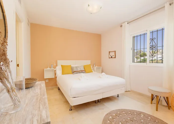 Modern Beachside Penthouse With Amazing Sea Views In Costabella, Appartamento *