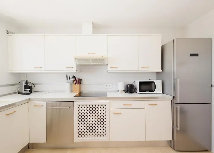 Modern Beachside Penthouse With Amazing Sea Views In Costabella, Appartamento