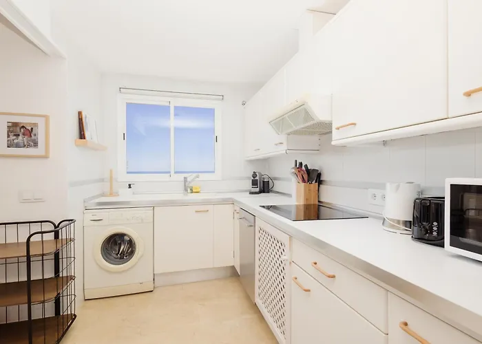 Appartamento Modern Beachside Penthouse With Amazing Sea Views In Costabella, *