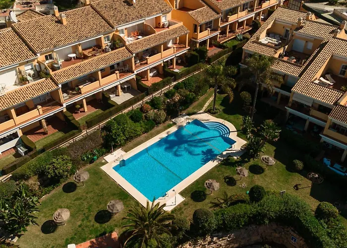 Modern Beachside Penthouse With Amazing Sea Views In Costabella, Appartamento *