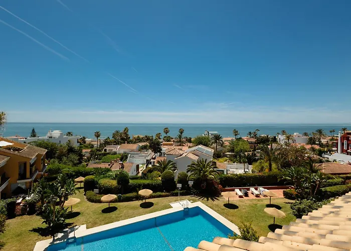 Modern Beachside Penthouse With Amazing Sea Views In Costabella, * Μαρμπέλλα