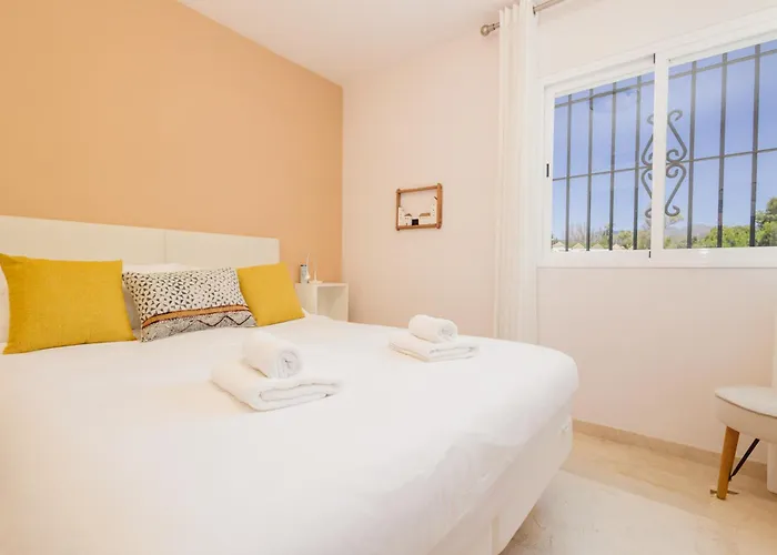 Διαμέρισμα Modern Beachside Penthouse With Amazing Sea Views In Costabella, Μαρμπέλλα