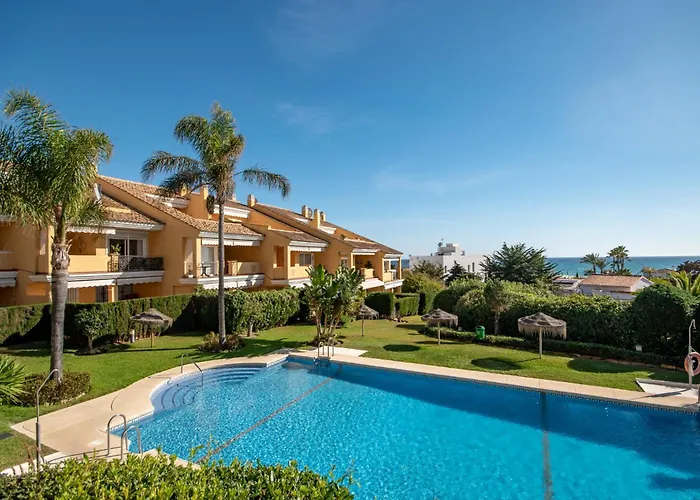Διαμέρισμα Modern Beachside Penthouse With Amazing Sea Views In Costabella, *